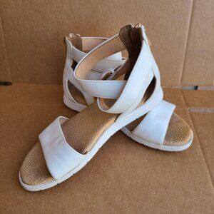 B52 By Bullboxer Ella Sandal, Big Girl's Size 2 M White